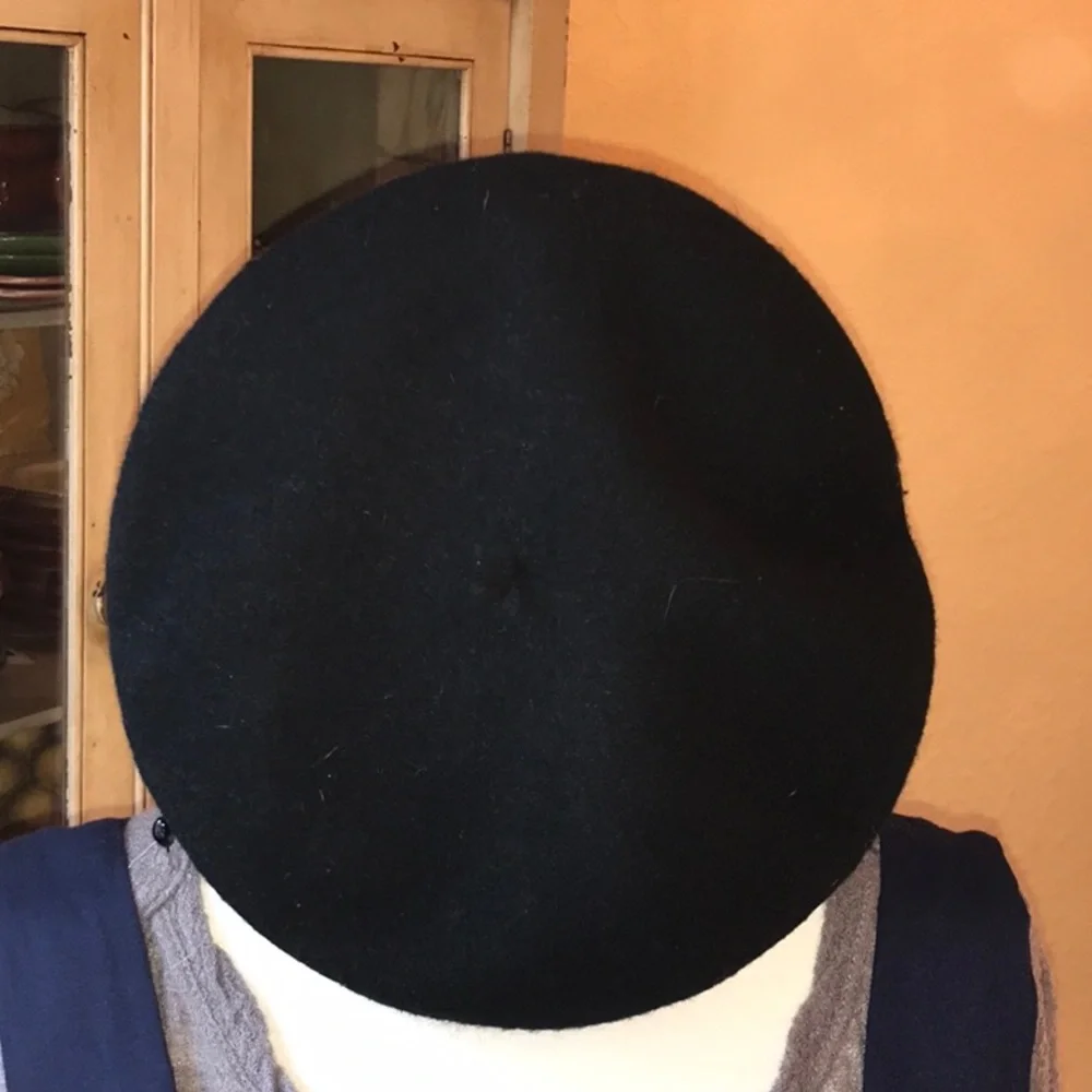 Beret - Picture 2 of 4